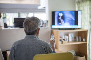 【お悩み相談】父は趣味もなく、体を動かすことなく、家でテレビを見ています