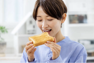 トーストの上に白米を!? 私が考案した「主食×主食レシピ」を夫にすすめた結果【みなさんの体験記】