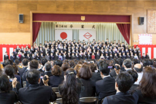 「試着だけでも!!」子どもの「おさがり」を押し付けてくる「お節介ママ友」がめんどくさい