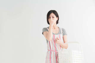 「この臭いは何!?」父の部屋から悪臭!? 恐る恐る押し入れを開けると「衝撃の光景」が!<後編>