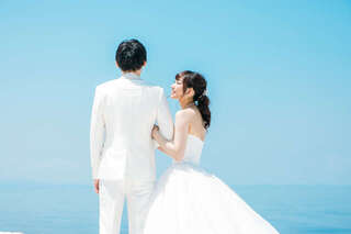 海外ウェディングを挙げた1時間後に! 新妻が思わず二度見...夫が選んだ「衝撃のお土産」<後編>