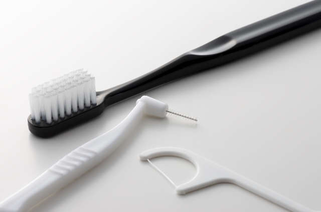 えっ、歯科医院で歯ブラシや歯間ブラシを「使いまわし」...？ 確かによく見ると 14.jpg