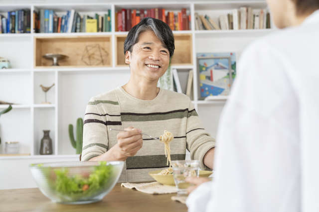 カレーライスを「箸」で食べる夫。スプーンを頑なに使わない「謎のこだわり」【みなさんの体験記】 19.jpg