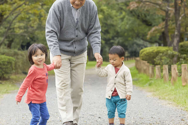 【スカッと話】「うちの孫、貸してあげる」 私の両親へのマウント連発の義両親を黙らせた「痛快な出来事」＜前編＞