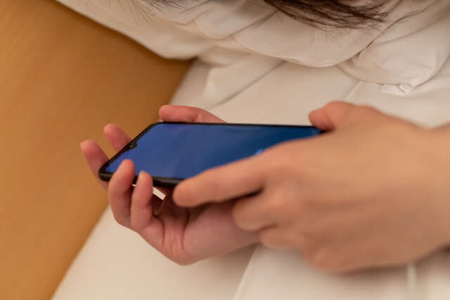 ママ友宅で子ども同士が高級グラスをガシャーン！ え？ 謝罪する私に届いた「理不尽メール」＜後編＞