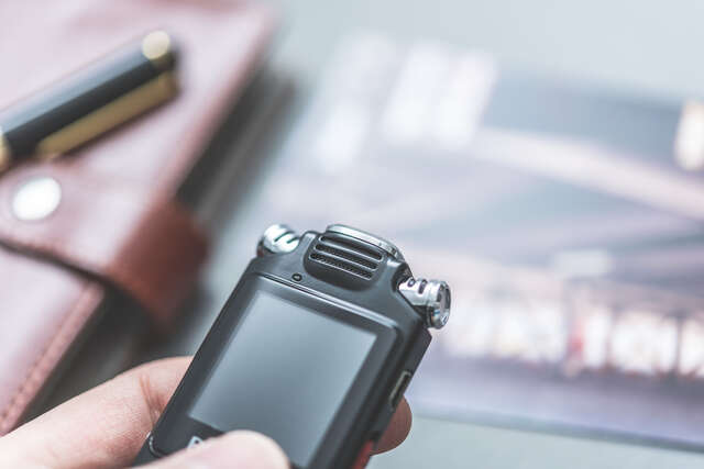 「だから盗み録りしたと?」PTA会議の情報漏洩犯を徹底追及!/かづ pixta_46829553_S.jpg