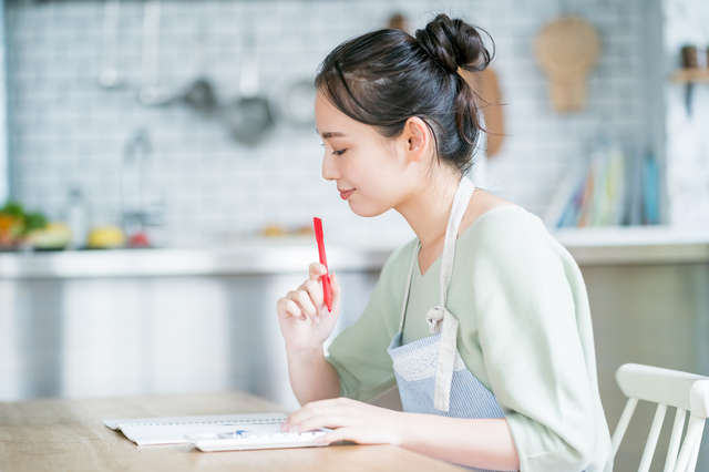 食費がみるみる減る！主婦が6年間で1000万円貯められた秘密は「ノート」の使い方にあった