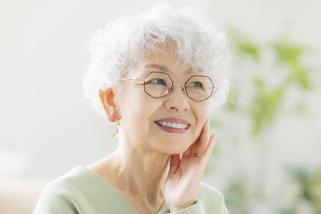 他人の評価をアテにしない人が、最期まで強い。現役看護師が伝える自分を機嫌よく保つ技術 pixta_121212272_S.jpg