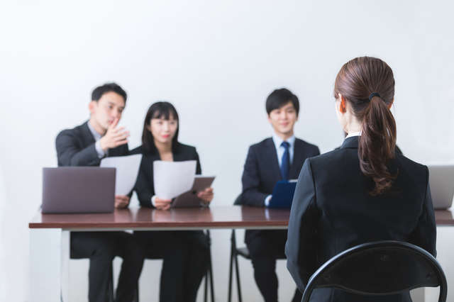 40代後半以降の会社員が転職で目指すべき目標。「雇われない働き方」につながる転職を！ pixta_37027647_S.jpg