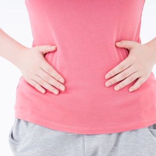 人前でおならをしちゃう前に 腸内に溜まったガスを排出する うつぶせゴロゴロ 毎日が発見ネット