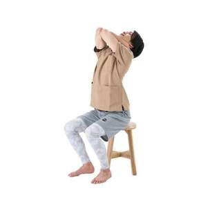 「スマホ首」の原因は首じゃない！本来の姿勢を取り戻す1日1分ケア【理学療法士が教える】