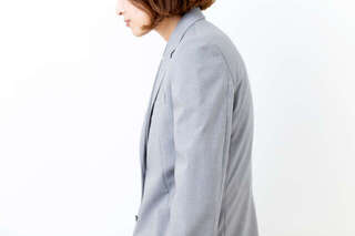 背中の丸まりは「転倒リスク」のサインかも。 今すぐできる姿勢チェックとレベル別改善法