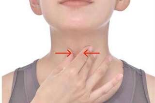 冬の不調を指先で解決! 風邪の季節に備える「のど潤し指リンパ」3ステップ