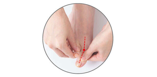 【坐骨神経痛には「足指ひろげ」】足の筋肉をうまく使うため足指をタテに動かす 003-8.jpg