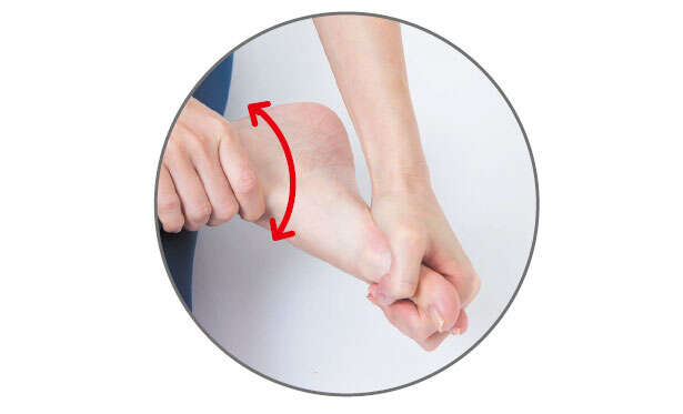 【坐骨神経痛には「足指ひろげ」】ひろげて回して足指の柔軟性を高める「足指ひろげ」 006-10.jpg