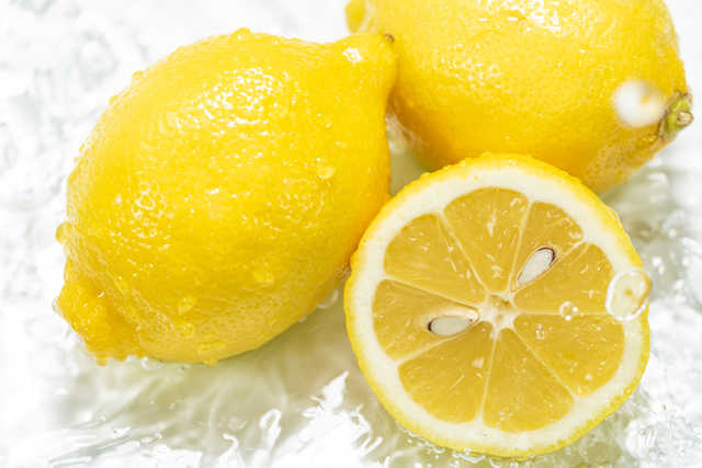 食前に摂ると血糖値上昇が緩やかに！「レモンで食後血糖値抑制」