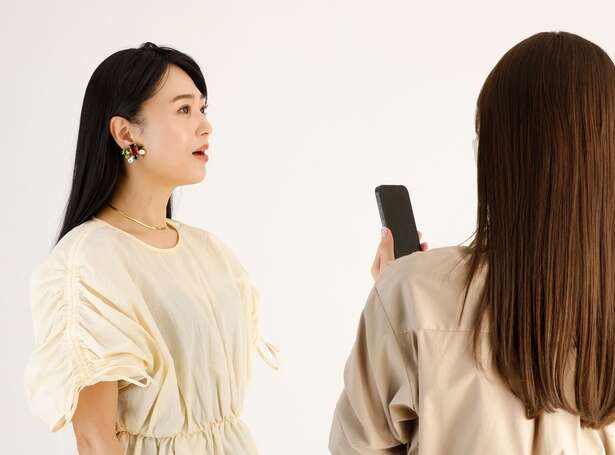 気づかないうちに「老け顔」を作っている習慣。確認するおすすめの方法を紹介！