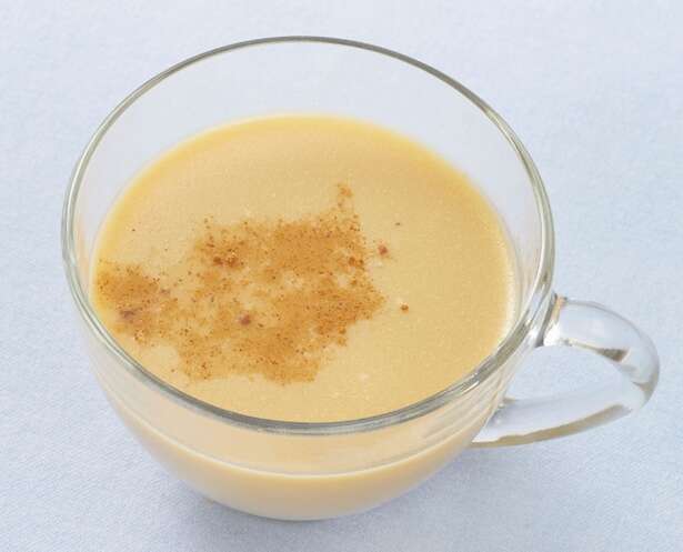 たっぷりのスパイスが効いた「ほうじ茶ラテ」のレシピ。燃焼系スパイスで代謝UP！