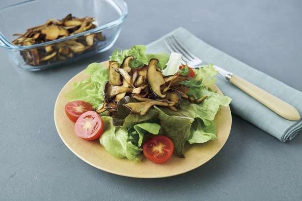 ドレッシング不要！「カリカリきのこのサラダ」のレシピ【マイナス14キロ達成の著者直伝】