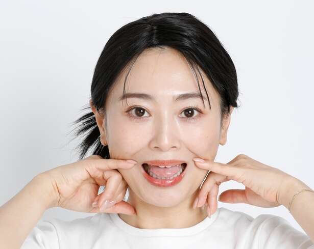 たるみ・ほうれい線を撃退したい方に！口角アップで若返り「カメレオンスマイル」トレーニング 14696133_615.jpg