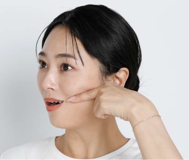 表情筋トレが、かえってシワを深くする原因にも。「ほぐす」ことから始める本当の顔筋ケア 14696660_615.jpg