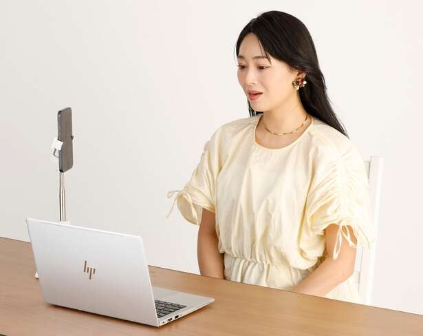 動画で「無意識の表情グセ」をチェック！静止画より表情や自分のクセが確認できる 14696758_615.jpg