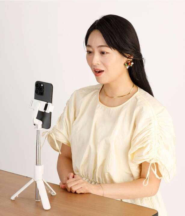 動画で「無意識の表情グセ」をチェック！静止画より表情や自分のクセが確認できる 14696760_615.jpg