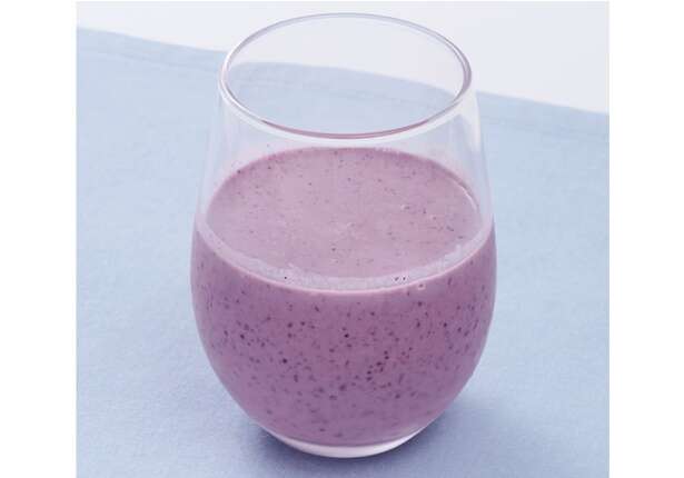 栄養たっぷりなのにカロリー控えめなブルーベリーで！「ヨーグルトドリンク」のレシピ