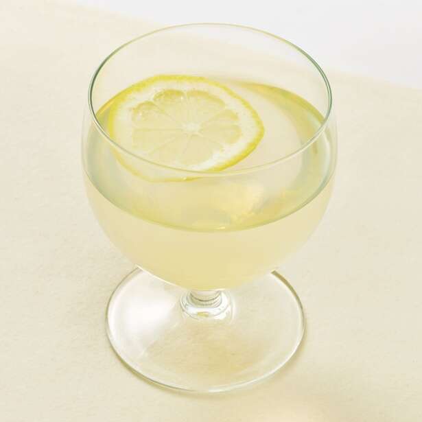 ストレス緩和に!穏やかな甘さが心地よい「はちみつレモン水」のレシピ 14796959_615.jpg