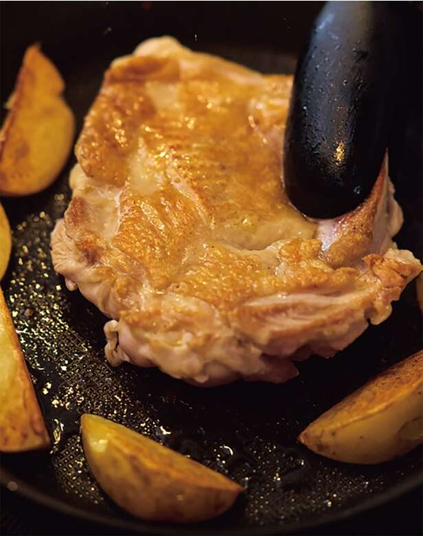 旨みが凝縮！フライパン一つで作る「鶏ももタリアータ」のレシピ【栄養士妻が教える】 15082358_615.jpg