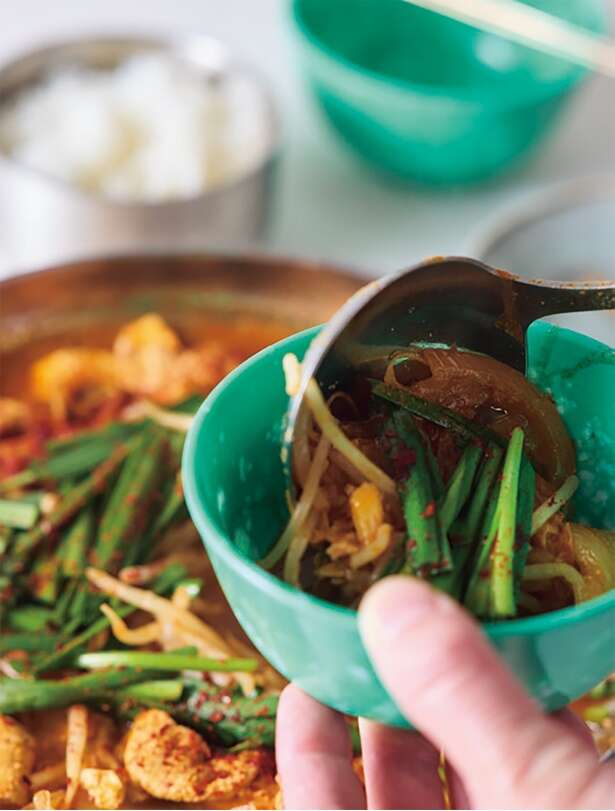 野菜・たんぱく質をまとめて摂取！汁まで飲める「チゲ鍋」のレシピ【栄養士妻が教える】 15082582_615.jpg