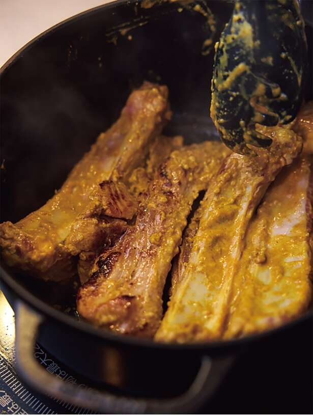 疲れた時こそガッツリ！栄養満点の黒酢とスタミナ食材で作る「豚黒酢カレー」のレシピ 15082653_615.jpg