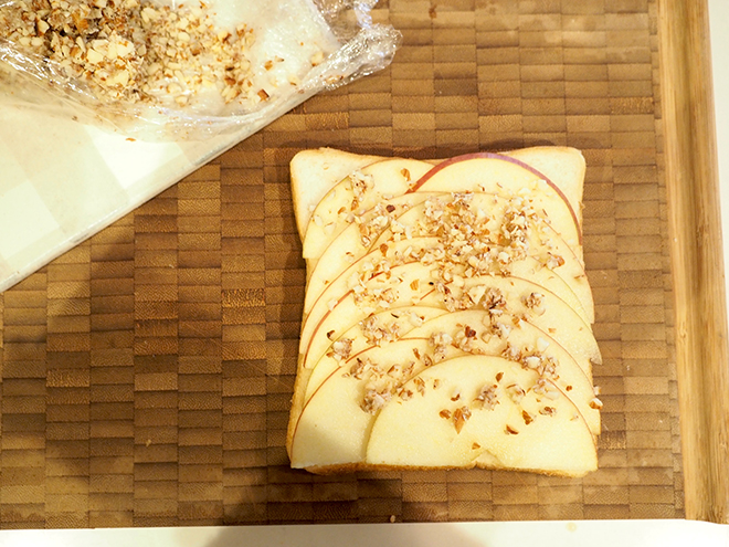 アーモンドバターでカリッ♪と香ばしいりんごトーストを【作ってみた】／joli!joli! りんごトースト㈭.jpg