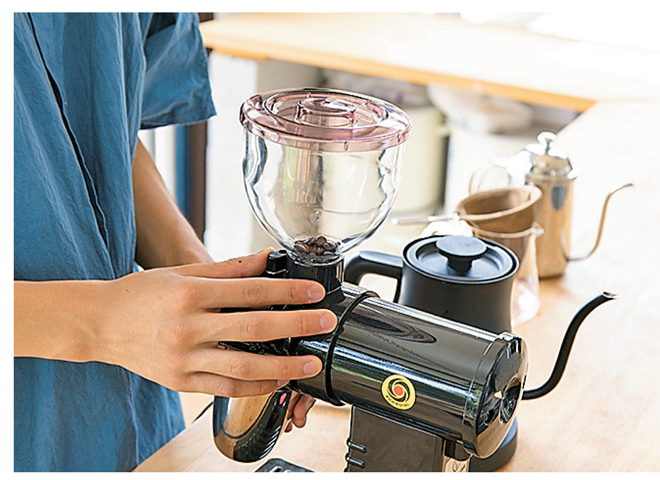 16歳の焙煎士、岩野 響さんが教えるおいしいコーヒーの入れ方 2018.11.p67-1.jpg