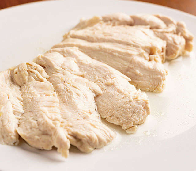 食べて筋力アップ！ 「しっとり鶏むね肉」の作り方とおすすめの「朝食」レシピ3選 2203_p012_01.jpg