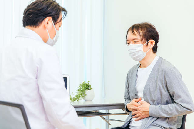初期症状は「全くない」気付いたら症状が進行...日本人で最も多い「大腸がん」の治療法と問題点とは 3_pixta_82708083_S.jpg