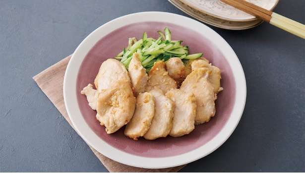 高タンパクな「鶏むねの塩麹焼き」のレシピ。驚くほどしっとり柔らかになる調理法を公開！ 14176494_615.jpg