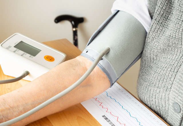 冬は「高血圧・高血糖・高血中脂質」のトリプルリスクに要注意！今日からできる【3つの対策】とセルフチェック 高血圧.jpg
