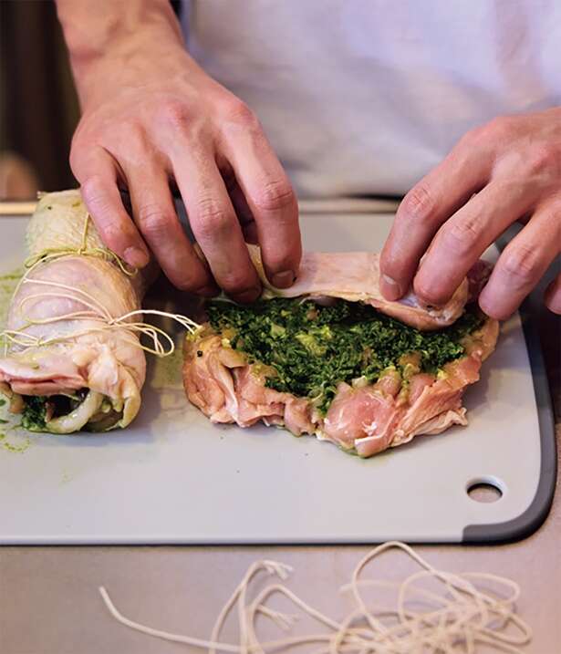 野菜がたっぷり摂れる！鶏肉を使ったごちそう感満載の「和風ポルケッタ」レシピ 15081714_615.jpg