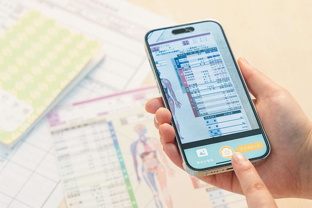 管理が大変な「お薬手帳」や「検査結果」などの医療情報書類。「簡単に一括管理する方法」って？＜PR＞ 06b_231222_0063.jpg