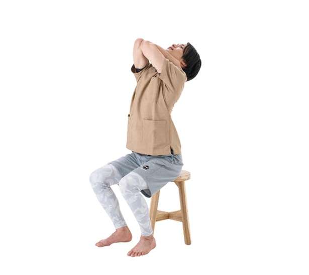 「スマホ首」の原因は首じゃない！本来の姿勢を取り戻す1日1分ケア【理学療法士が教える】 14443501_615.jpg