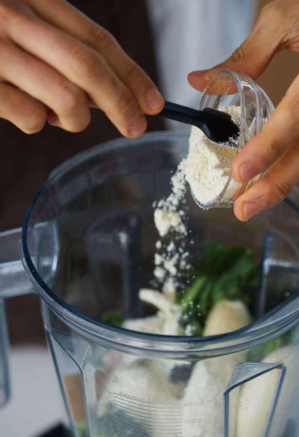 ダイエット効果も！おいしくて満足感もある「グリーンスムージー」のレシピ 0503はじまりのサラダ_校了_見開き-88-1.jpg