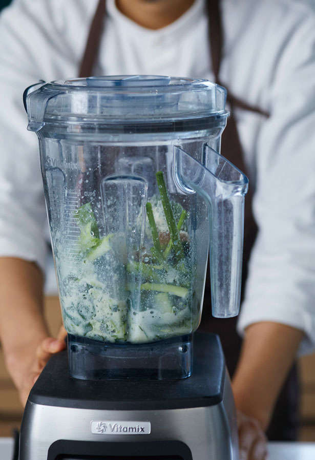 ダイエット効果も！おいしくて満足感もある「グリーンスムージー」のレシピ 0505はじまりのサラダ_校了_見開き-88-5.jpg