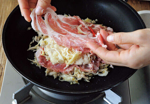 腸内環境を整える！「蒸し豚乳酸キャベツ」のレシピ【料理家・井澤由美子さん考案】 【宝島社様】体のサビ取り、毒出し-乳酸キャベツ-健やかレシピ-34-3.jpg