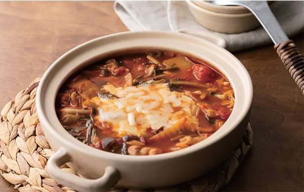 【腸活】リコピンたっぷりのトマトは美腸食材！「塩麹トマトチーズ鍋」のレシピ