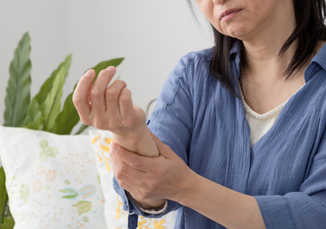 親指の付け根がやせていませんか？　女性に多い「手根管症候群」に注意！