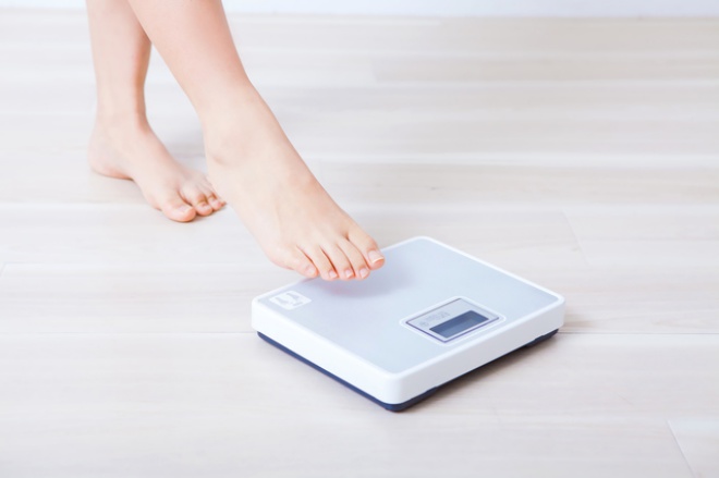 女性の半数近くが平均2kg弱の「正月太り」を経験。なかなか元に戻せない結果も...