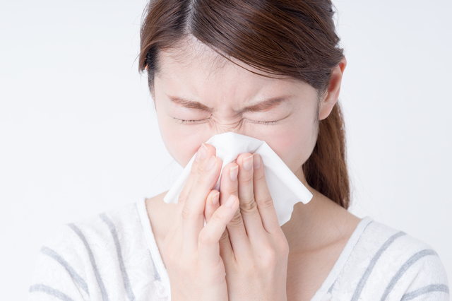 くしゃみ、鼻水、目のかゆみ...症状別・主な花粉症の薬／花粉症最新治療（３） pixta_13907440_S.jpg