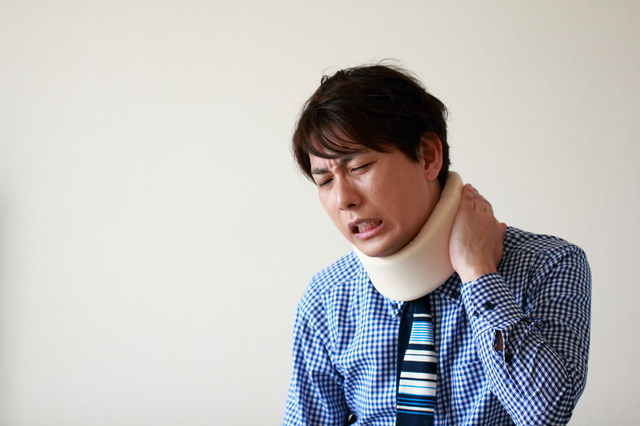 過度な心配はいらない むち打ち症 は頚椎捻挫の一種 首の痛み 毎日が発見ネット