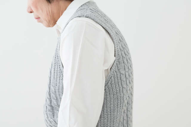 背中の丸まりは「仕方がない」のか。人生100年時代にこそ必要な意識改革 pixta_27437192_S.jpg